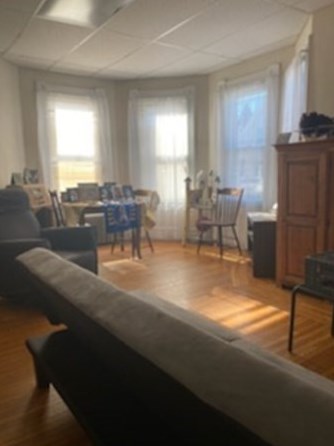 49 Euclid Ave, Springfield MA 01108-1725 exterior