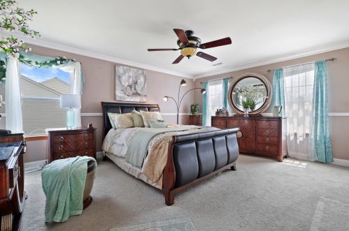 9224 Edgewater Dr, Milwaukee WI 53224-5264 exterior