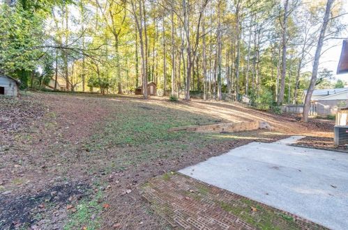 2619 Irene Cir, Duluth GA 30096-4148 exterior