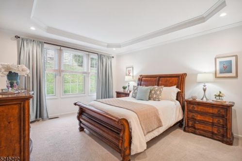 31 Baxter Ln, Town Center NJ 07052-1430 exterior