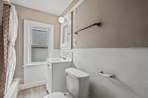 4506 37th St, Milwaukee WI  53209-5910 exterior