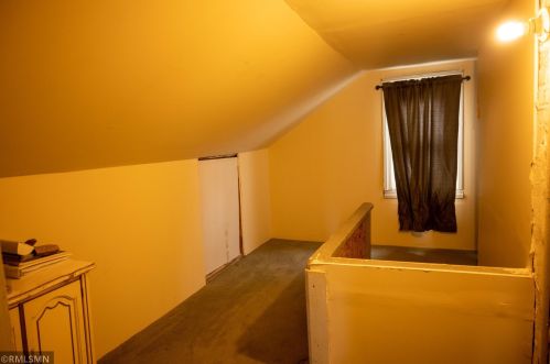 1055 Farrington St, Saint Paul MN 55117-5103 exterior