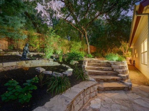 3909 Edwards Mtn Dr, Austin TX 78731-3845 exterior