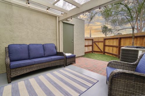 10860 Caravelle Pl, San Diego CA 92124-2039 exterior