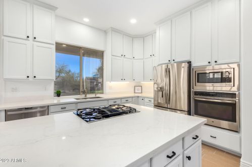 22037 55th St, Phoenix AZ  85054-7151 exterior