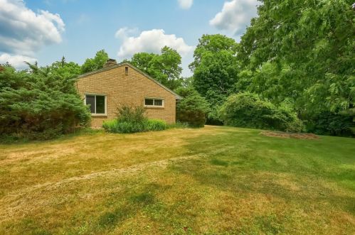 5714 Montour Rd, Gibsonia PA 15044-8113 exterior