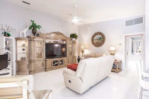 4091 Los Altos Ct, Naples FL 34109-1309 exterior