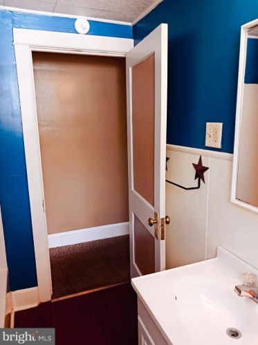 565 Market St, Primrose PA  17901-2723 exterior