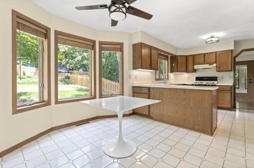 6218 Old Middleton Rd, Madison WI  53705-1040 exterior