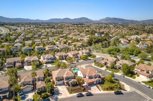 31929 Avenida Enrique, Temecula CA 92591-2145 exterior