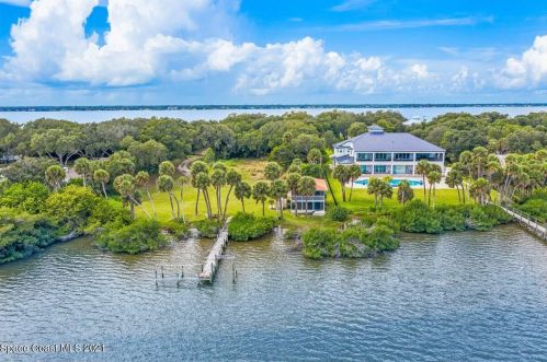 10060 Tropical Trl, Merritt Island FL 32953-6060 exterior