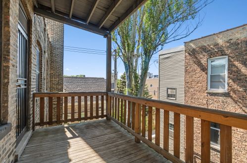 2006 Walton St, Chicago IL 60622-4999 exterior