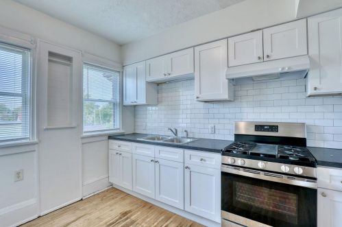 136 1 St, Milwaukee WI 53207-0014 exterior