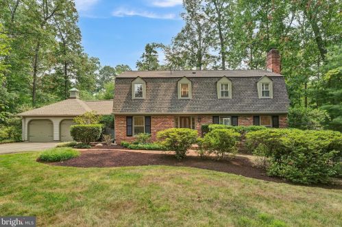 9024 Marseille Dr, Rockville, MD 20854-3120