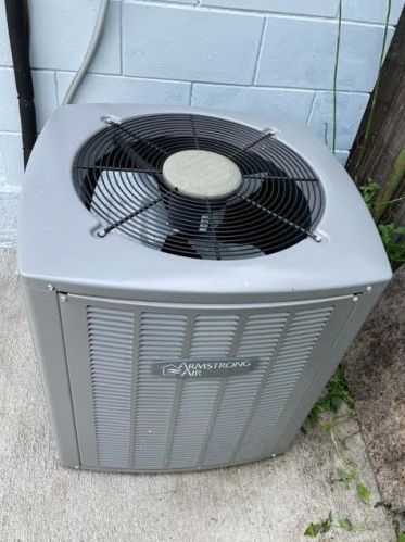 10221 Avenue, Chicago IL  60617-5933 exterior