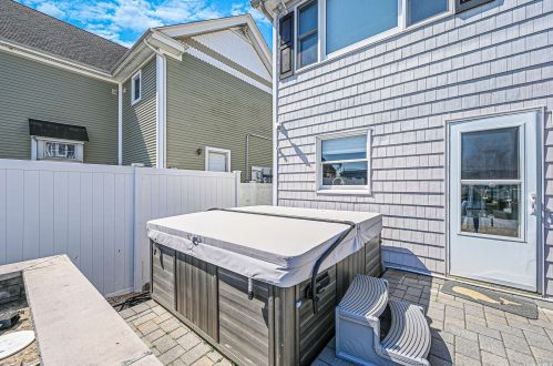 95 Midway St, Babylon NY  11702-4311 exterior