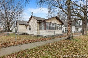 1472 Montgomery Ave, Meskegon MI 49441-1763 exterior