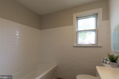 831 Hanover St, Pottstown PA  19464-4254 exterior