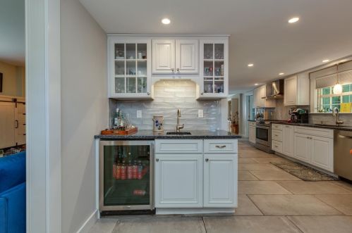 28 Westbourne Rd, Concord NH 03301-2916 exterior