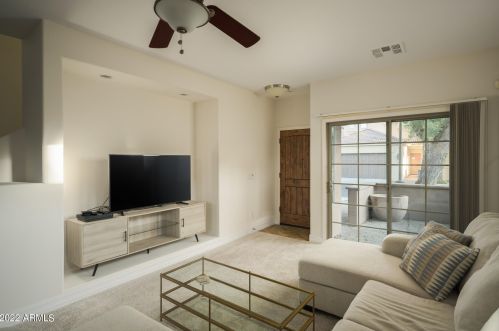 3618 38th St, Phoenix, AZ 85018-5860