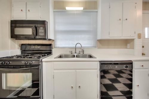 1711 Walker St, Gainesville GA 30504-5922 exterior