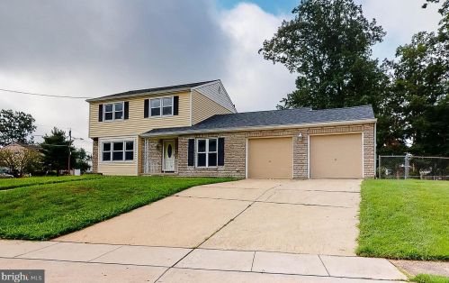 801 Liberty Dr, Somerdale, NJ 08083-2006