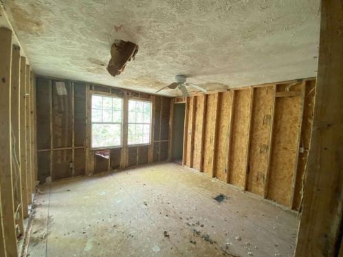 7423 Pleasant Hl Rd, Lithonia GA 30058-6360 exterior