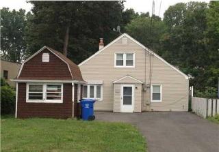 95 Ridgeley Ave, Iselin NJ  08830-2055 exterior