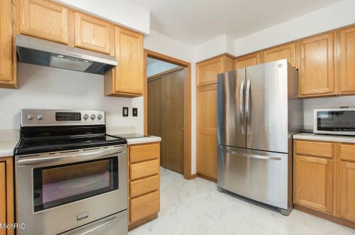 1944 Lincoln Rd, Allegan MI 49010-9435 exterior