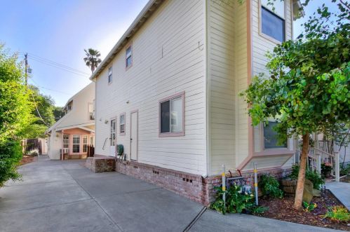 539 J St, Davis CA 95616-2326 exterior