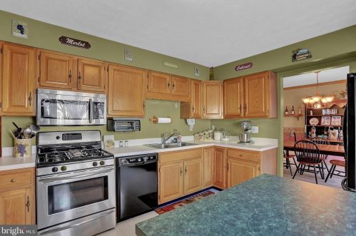 141 Pheasant Run Ln, Hanover PA 17331-9186 exterior