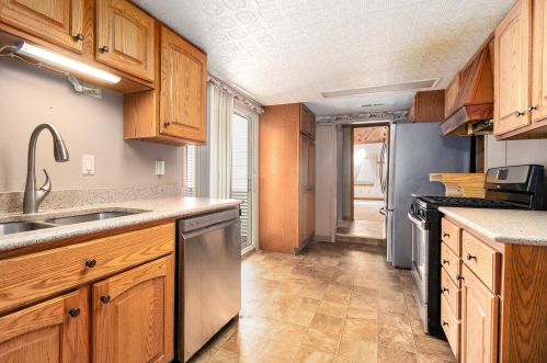 56453 Francis Ave, Mishawaka IN 46545-7501 exterior