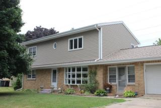 2359 119th St, Milwaukee, WI 53226-1133