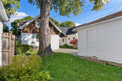 2233 63, Milwaukee WI 53213-1558 exterior