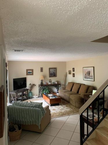 2711 27th Way, Boynton Beach FL 33435-8952 exterior