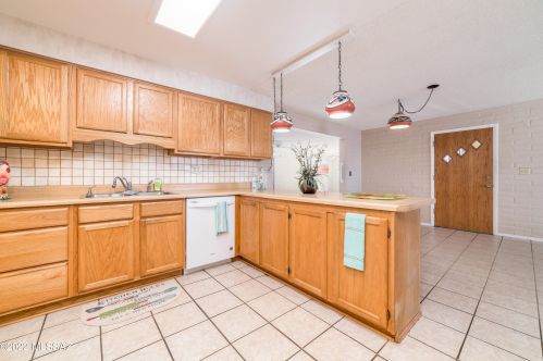 533 Abrego Dr, Green Valley AZ 85614-3639 exterior