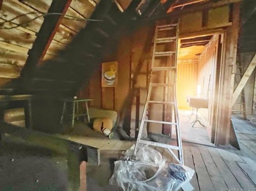 133 Jubilee St, New Britain CT  06051-2407 exterior