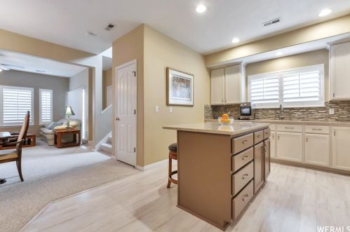 7089 Brittany Town Dr, Taylorsville UT 84084-4603 exterior