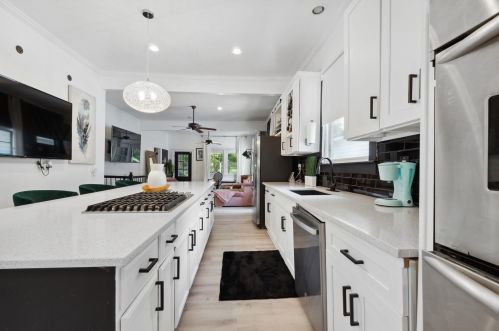 548 Holderness St, Atlanta GA 30310-1750 exterior