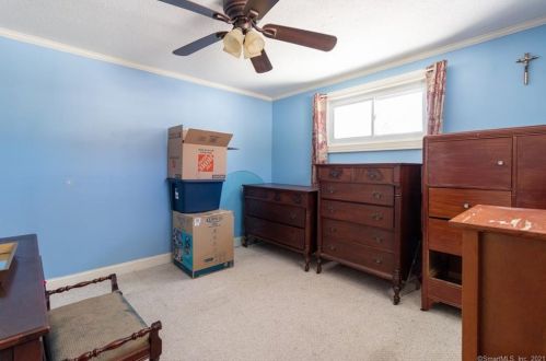 54 Roosevelt Blvd, Enfield CT 06082-2041 exterior