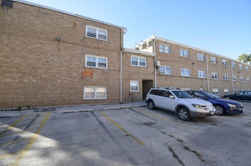 6425 Oak Park Ave, Chicago IL 60638-4818 exterior