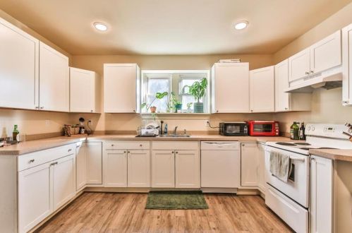 103 Church St, Slatington PA 18080-1825 exterior