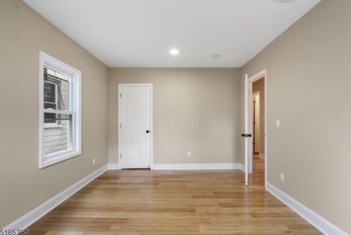 19 Becker Ter, Irvington NJ 07111-1311 exterior