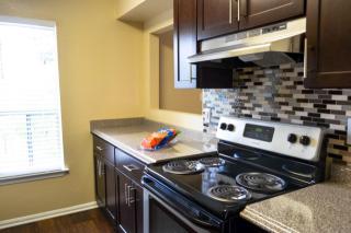 3000 Cumberland Club Dr, Atlanta GA  30339-4902 exterior