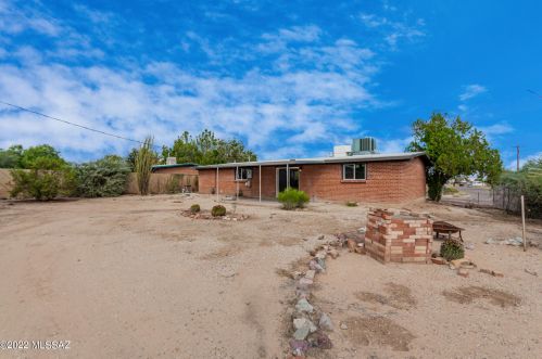 1931 Lester St, Tucson AZ 85745-1947 exterior