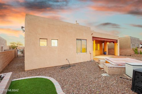 8154 Painted Feather Dr, Tucson AZ  85743-7418 exterior