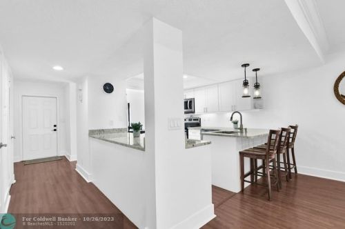 1330 13 St, Boca Raton FL 33486-5323 exterior