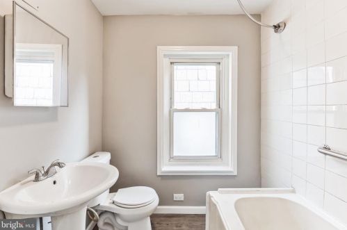 565 Jefferson Ave, Pottstown PA 19464-4721 exterior