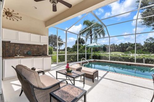 5787 Persimmon Way, Naples FL 34110-2320 exterior