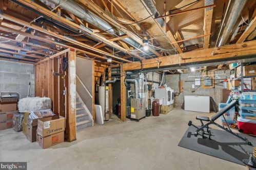 24 Revere Ct, Trenton NJ  08628-3610 exterior